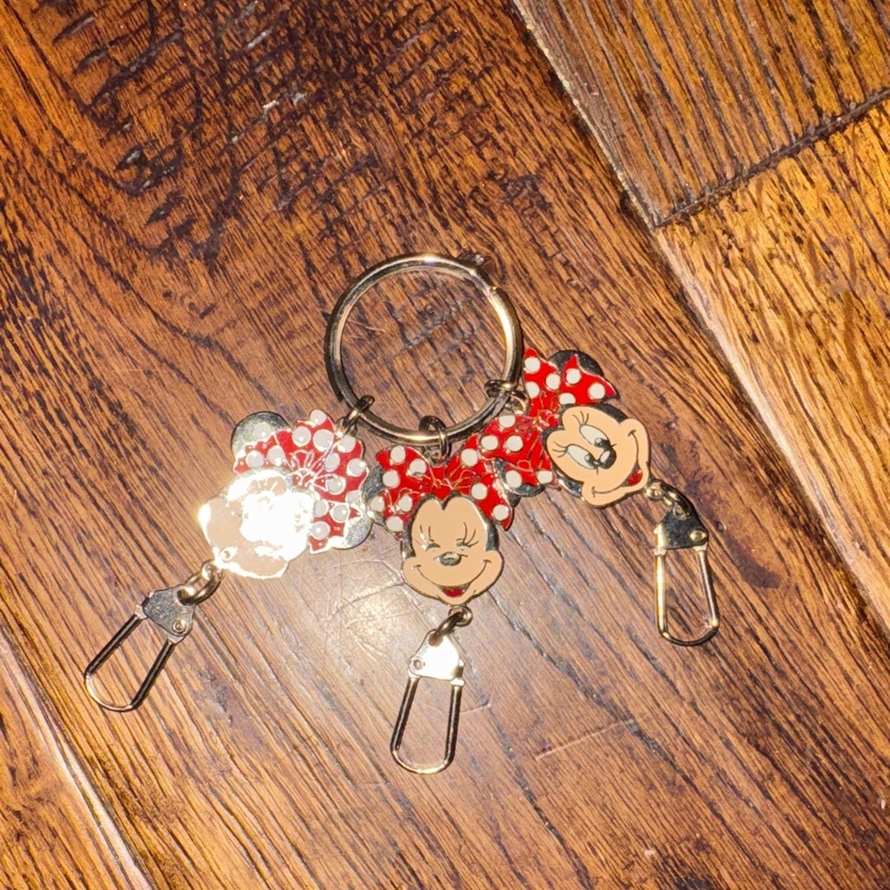 Disney Minnie Mouse Red and Gold Key Holder
